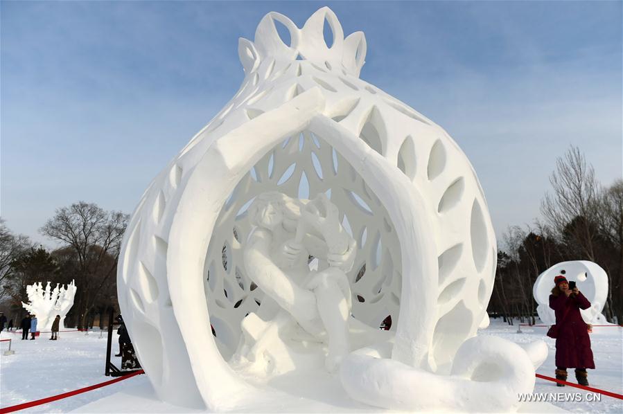 CHINA-HARBIN-SNOW SCULPTURE (CN)