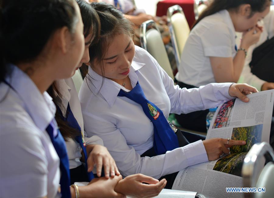 LAOS-VIENTIANE-WORLD BOOK DAY 