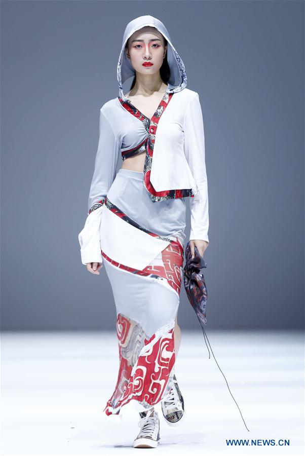 CHINA-BEIJING-GRADUATE FASHION WEEK (CN)