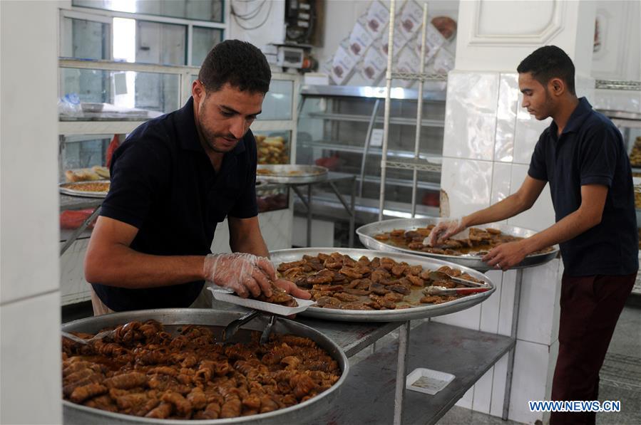 YEMEN-SANAA-RAMADAN-SWEETS