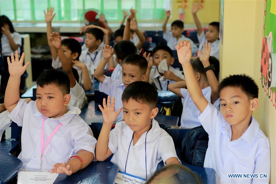 PHILIPPINES-QUEZON CITY-FIRST DAY OF SCHOOL