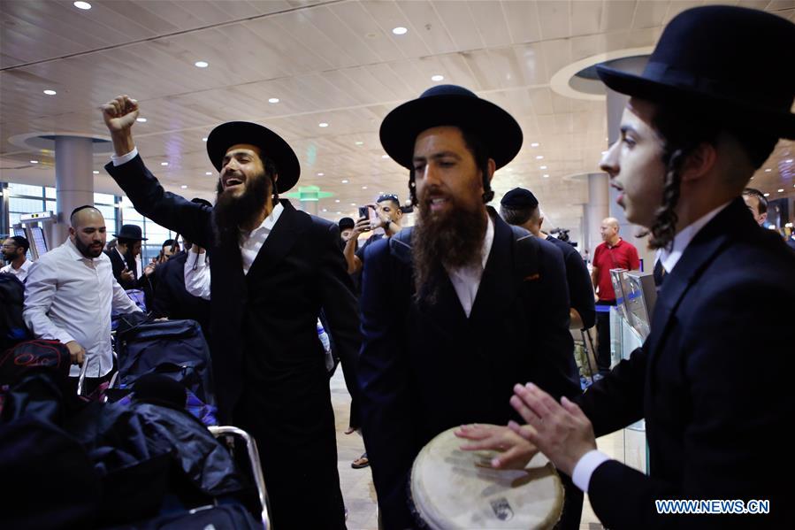 ISRAEL-BEN GURION AIRPORT-ORTHODOX JEW-PILGRIMS