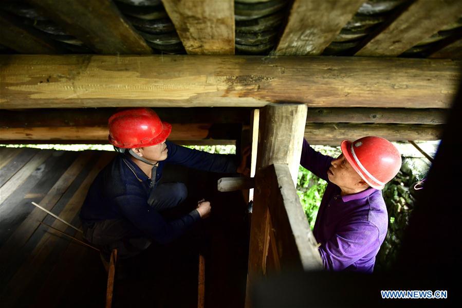 #CHINA-HUBEI-STILT HOUSE(CN)   