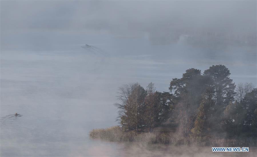 AUSTRALIA-CANBERRA-WINTER-MORNING SCENERY-FOG 