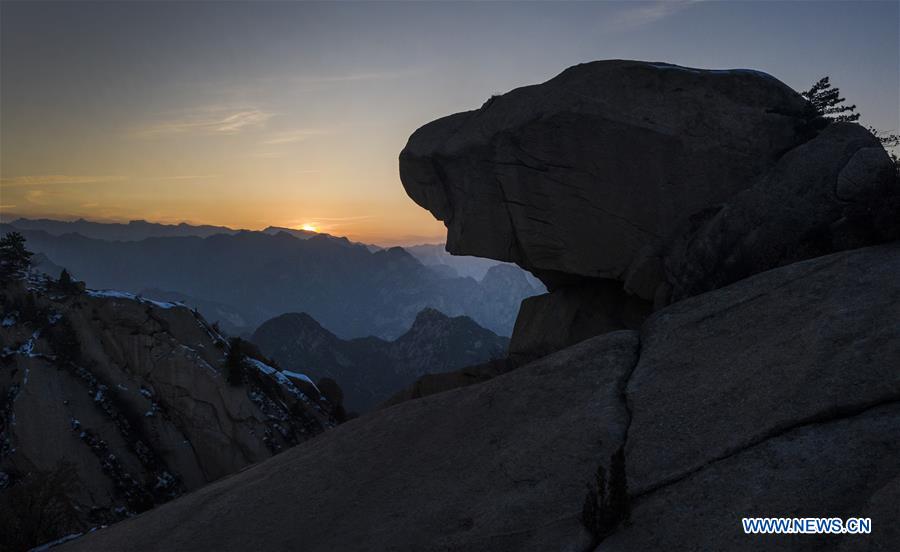 CHINA-SHAANXI-MOUNT HUASHAN-SUNSET (CN)