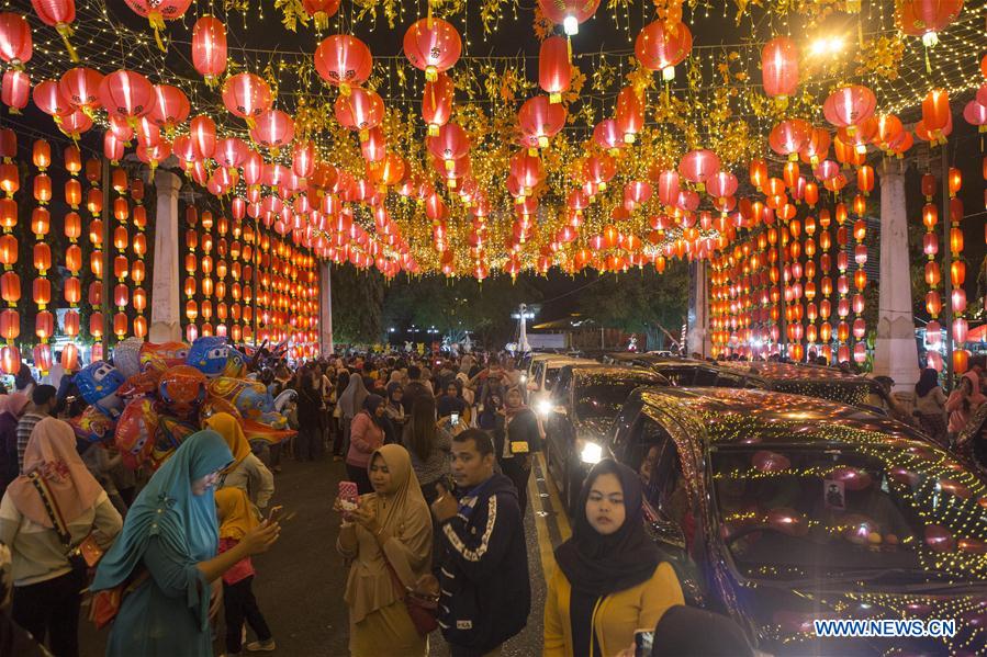 INDONESIA-SURAKARTA-CHINESE NEW YEAR-LANTERN DECORATION