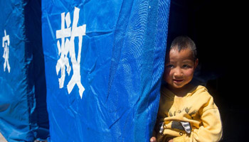 Daily life at temporary settlement in SW China's quake-hit village