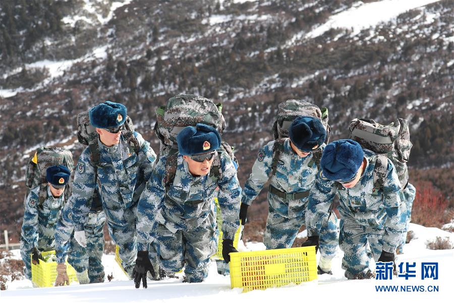 （图文互动）（4）特写：山再高，也要把给养送上去！