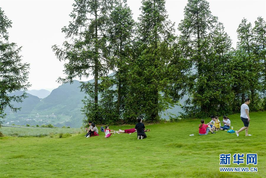 （社会）（2）重庆：小长假  短线旅游升温